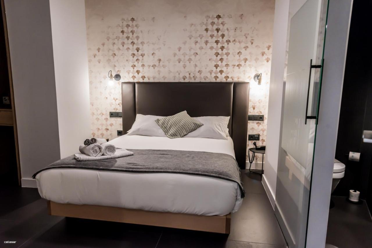 Welldone Quality - Crystal Pool Hotel Sevilla